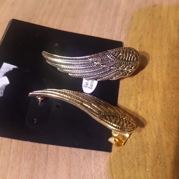 Earrings - Picture 4 of 5